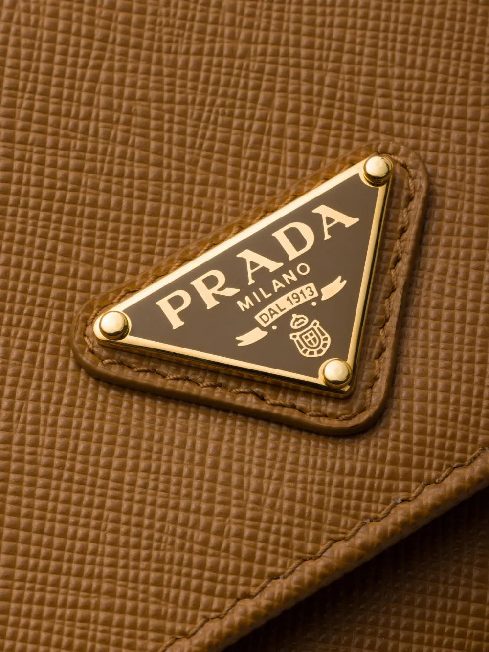 Prada Saffiano leren portemonnee met schouderband Beige