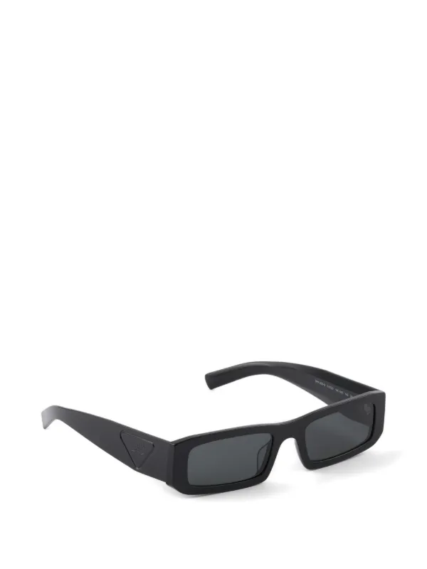 PRADA サングラス ブラック トライアングルロゴ Prada Eyewear トライアングルロゴ サングラス | ブラック | FARFETCH JP