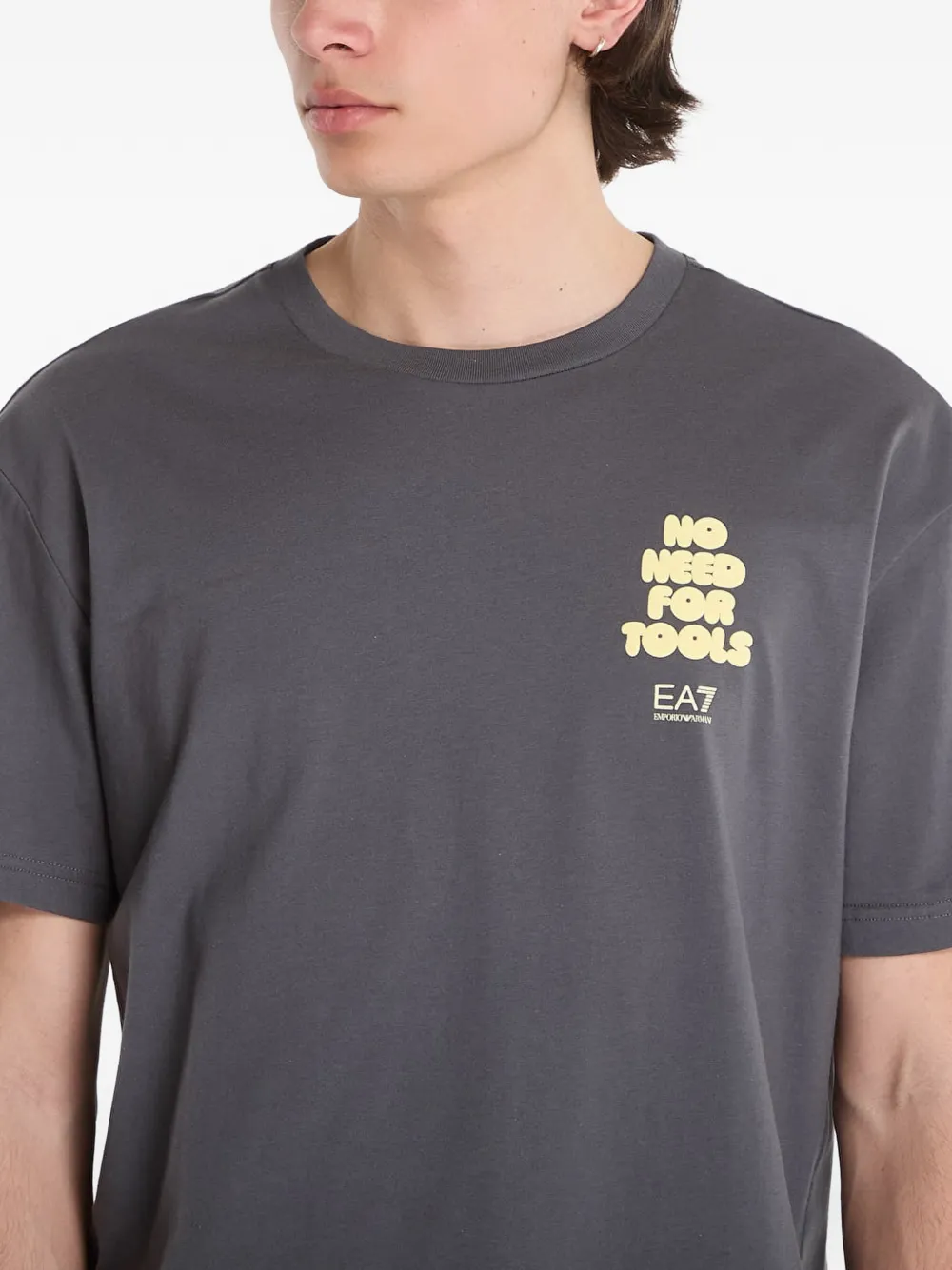 Ea7 Emporio Armani T-shirt met tekst en grafische print Grijs