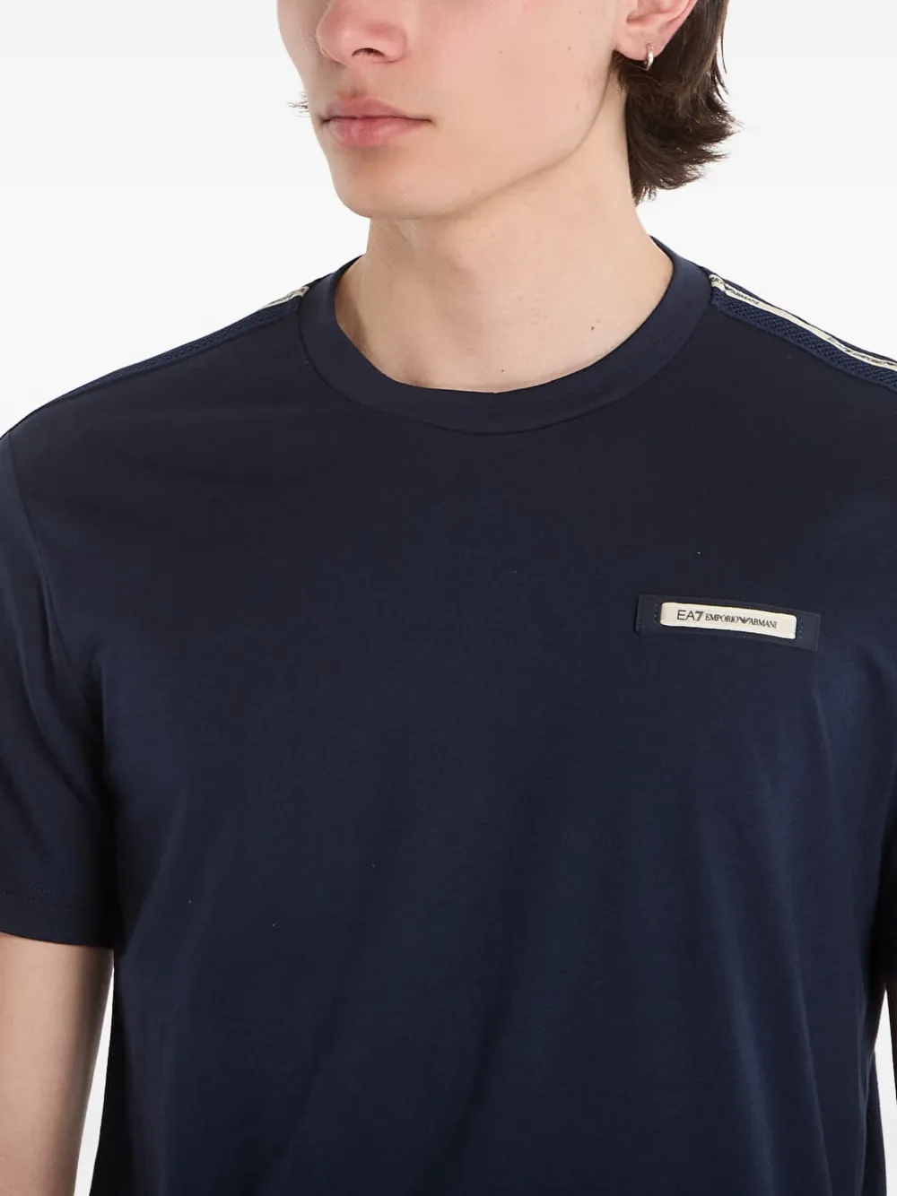 Ea7 Emporio Armani T-shirt met logopatch en banddetail Blauw