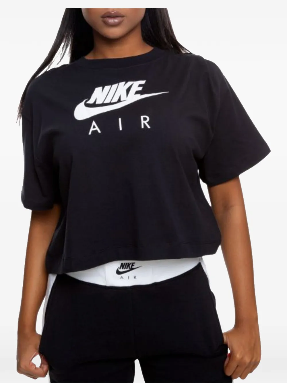 Nike logo-print cropped T-shirt - Schwarz