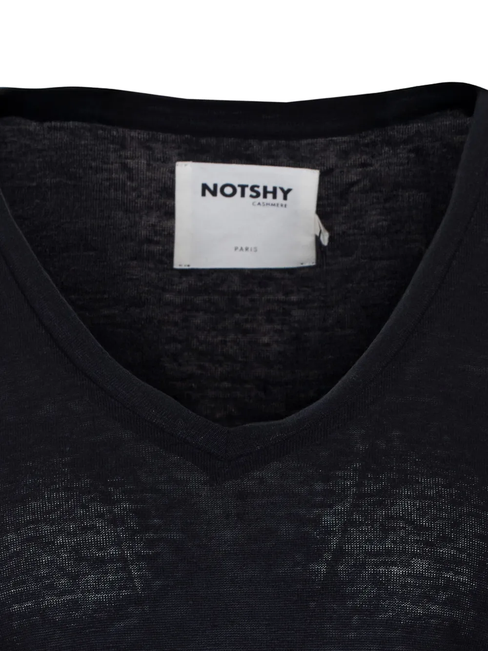 NOTSHY Romana T-shirt met V-hals Zwart