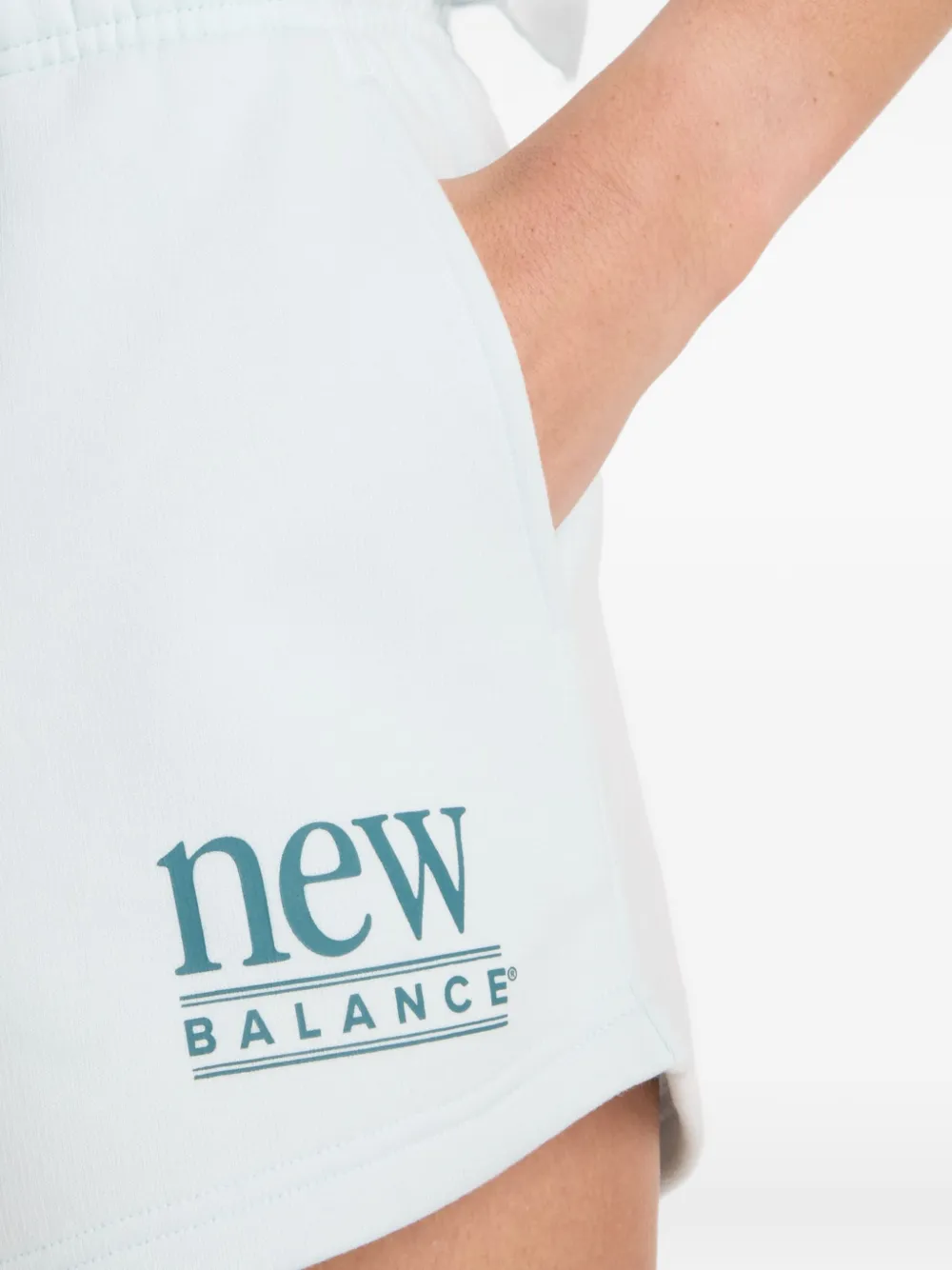 New Balance Reimagined Fleece shorts met logo-print Blauw