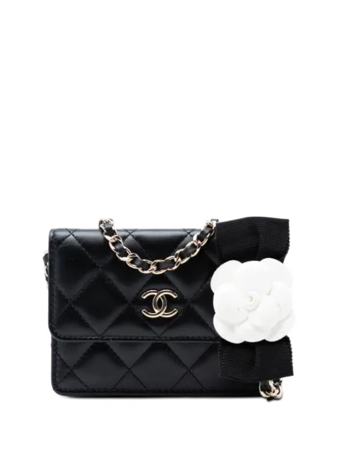 CHANEL Pre-Owned 2021 Quilted Lambskin Camellia Bow Card Holder On Chain crossbody bag