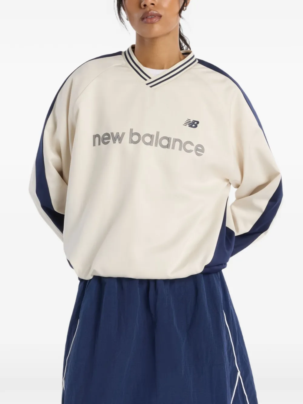 New Balance Satijnen sweater met gestreepte afwerking Beige
