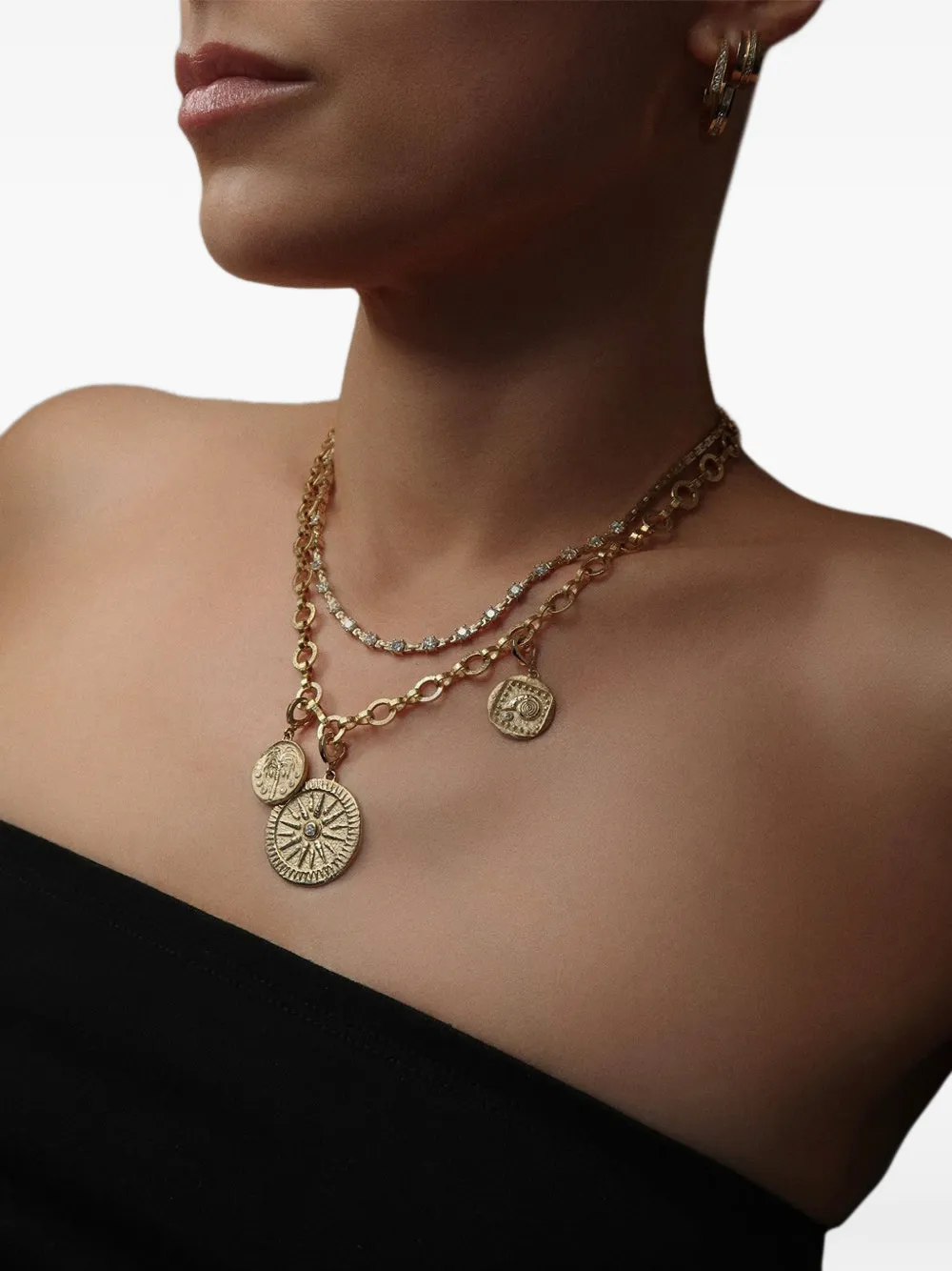 Azlee small Prosperity Palm diamond coin pendant - Oro