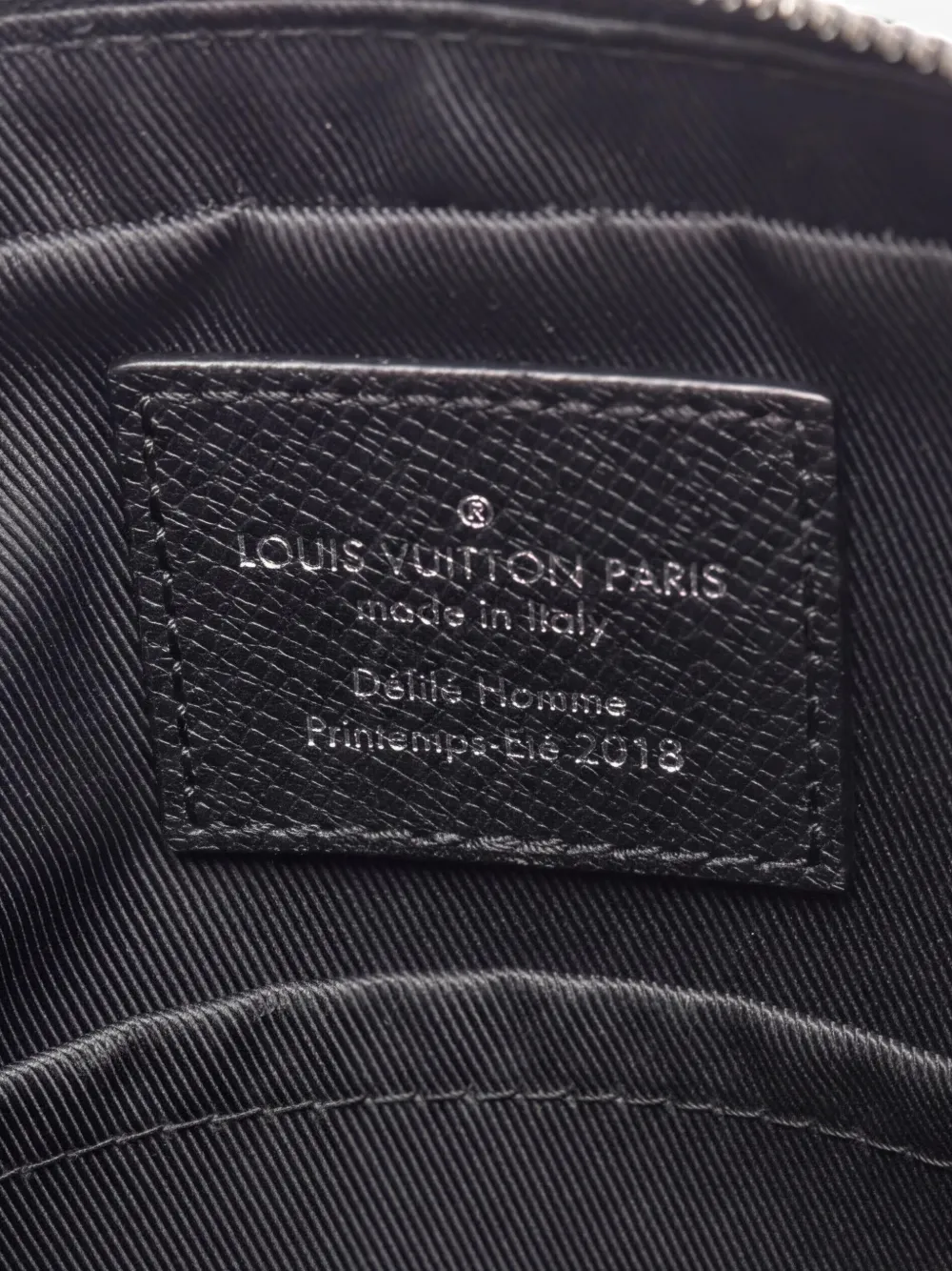 Louis Vuitton Pre-Owned 2017 PM logo-lettering messenger bag - Black