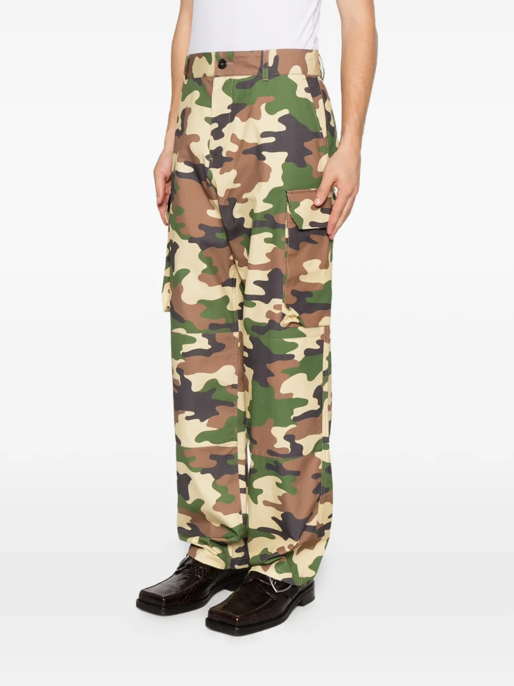 JW Anderson Cargo broek met camouflage print Groen