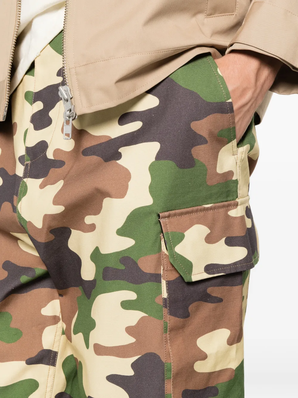 JW Anderson Cargo broek met camouflage print Groen