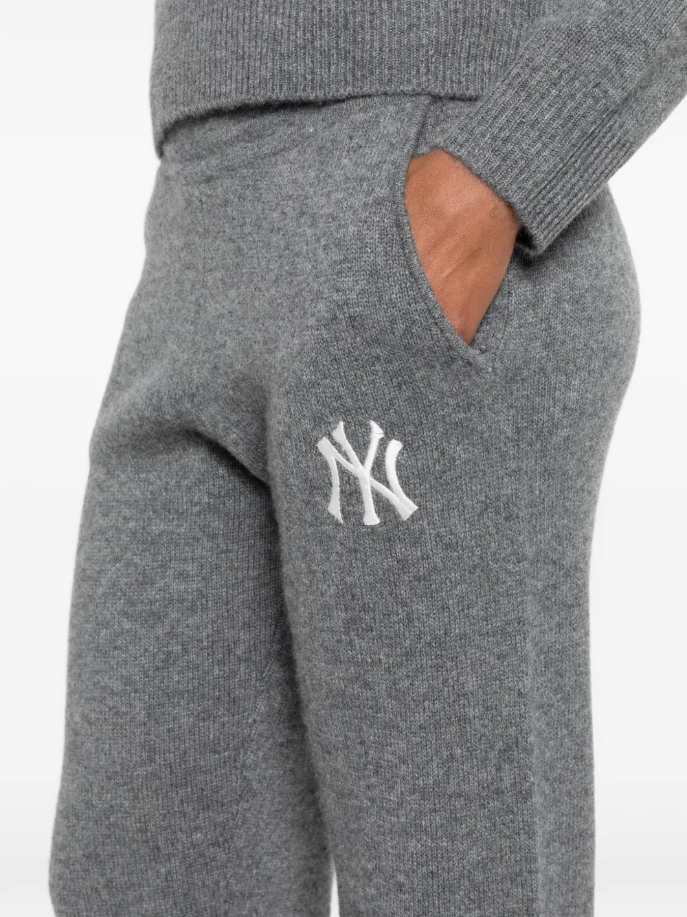 Sporty & Rich Heritage Yankees Serif broek Grijs