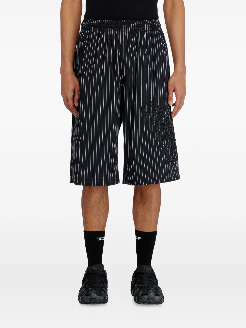 Diesel Shorts met krijtstreep en borduurwerk Zwart