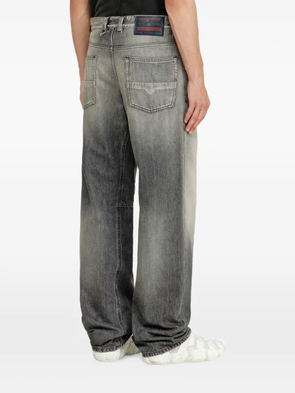 Diesel Relaxed Jeans Low Waist 2001 D-Macro | Grey | FARFETCH