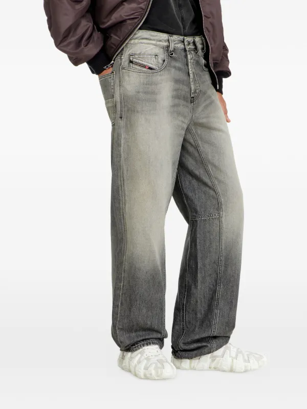 Diesel Relaxed Jeans Low Waist 2001 D-Macro | Grey | FARFETCH