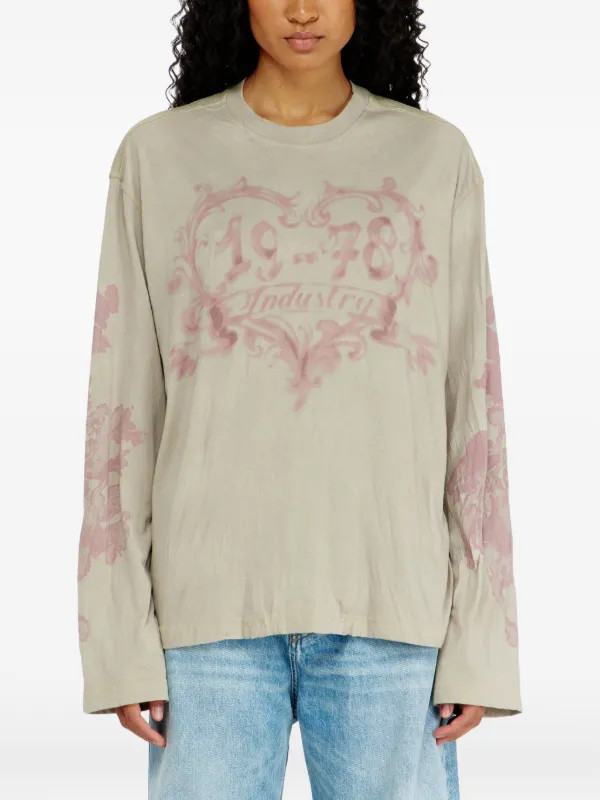 トップス diesel graphic longsleeve t-shirt Diesel graphic-print long-sleeve Cotton T-shirt | Neutrals | FARFETCH