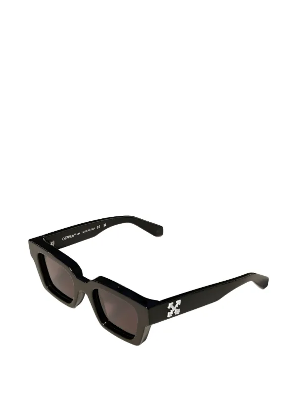 Off-White Eyewear スクエアフレーム サングラス | ブラック | FARFETCH JP