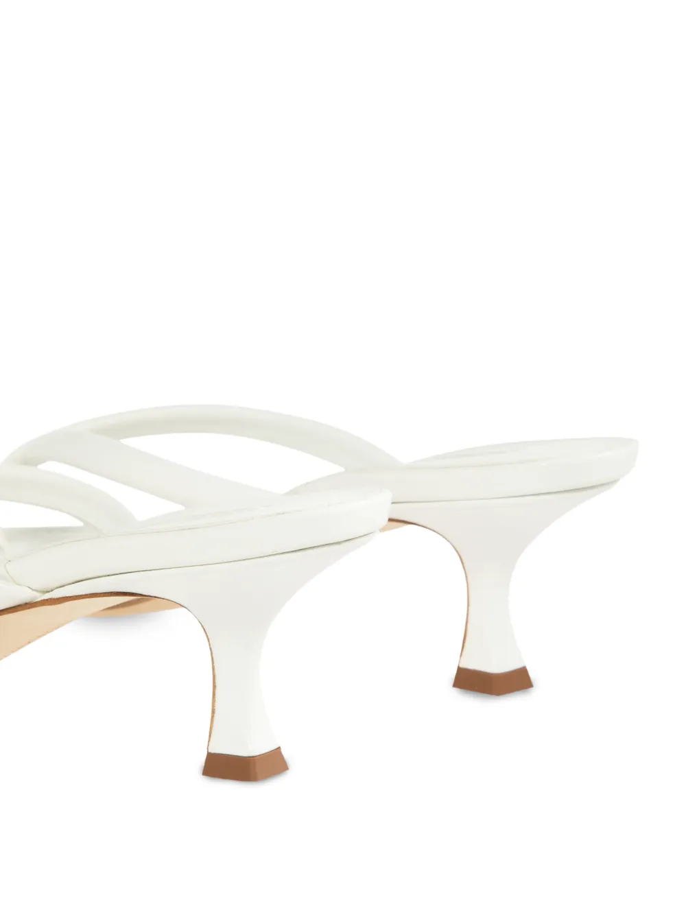 Manolo Blahnik 5mm Paterno thong-strap sandals Wit