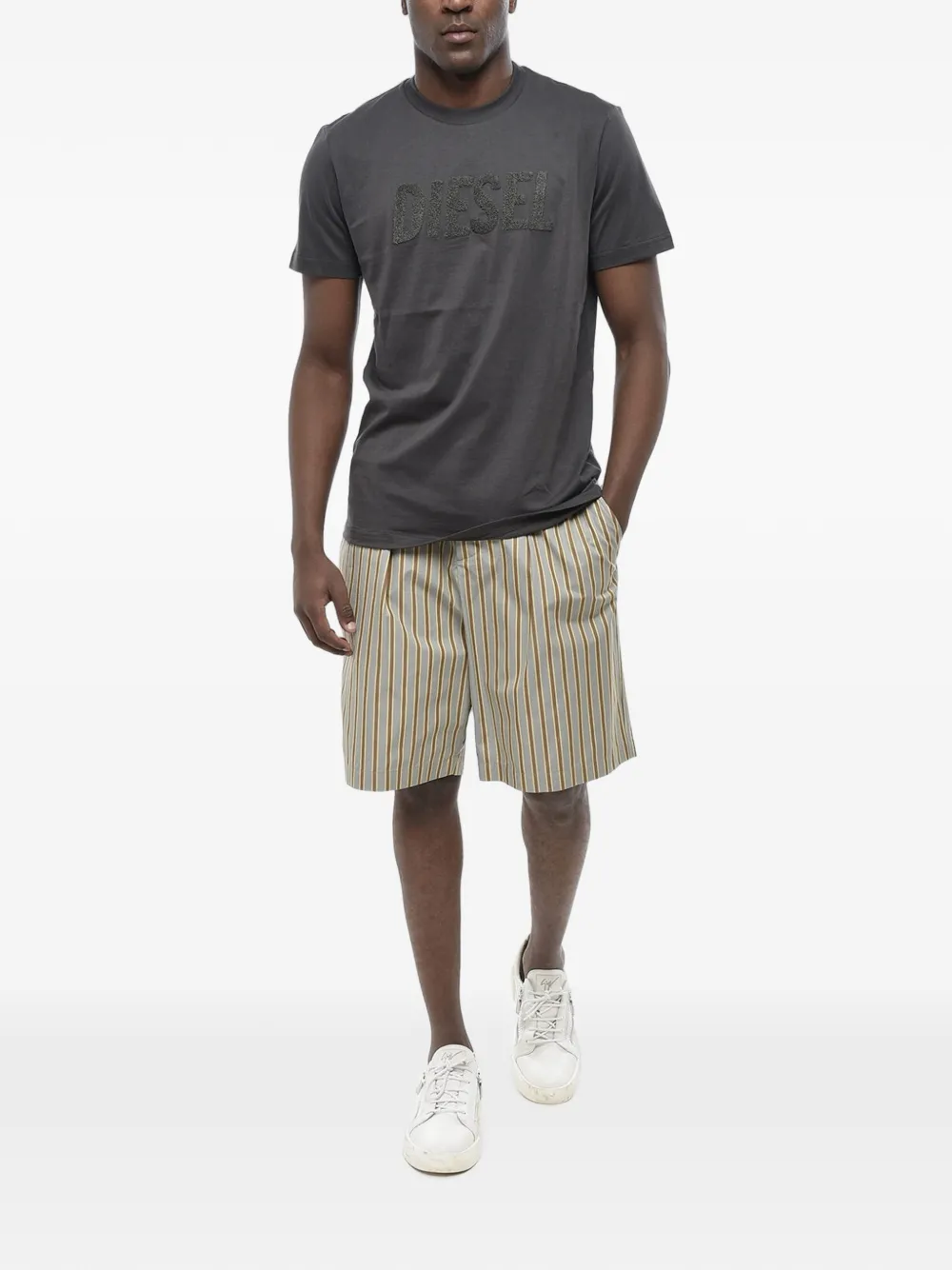 Diesel embossed-logo T-shirt Grijs