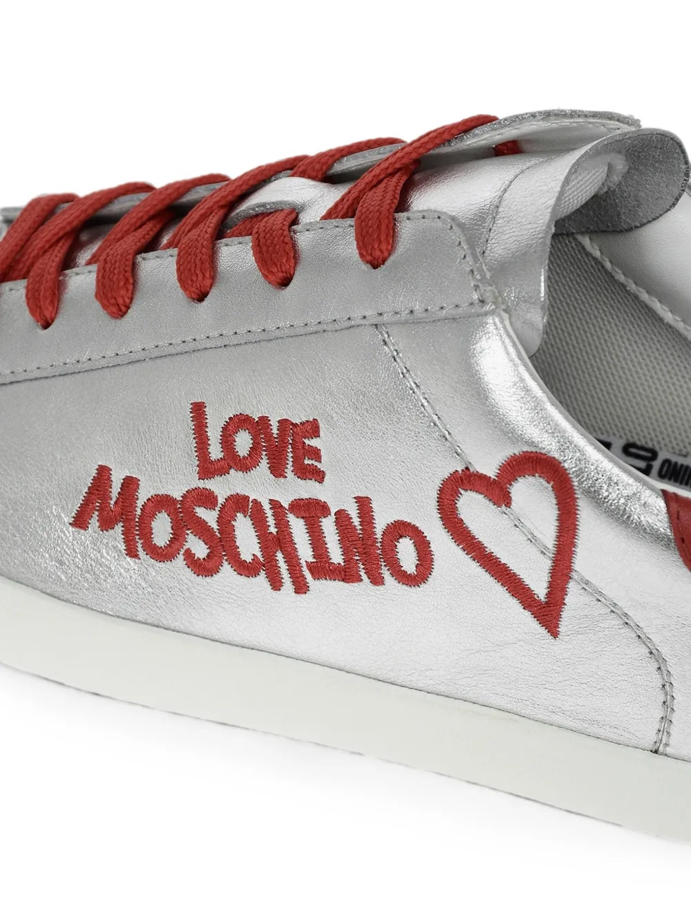 Moschino Love logo-embroidered laminated-leather sneakers Zilver