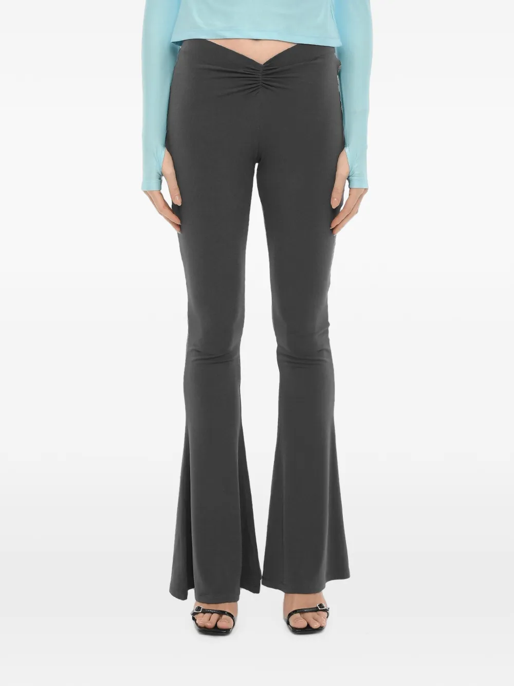 THE ANDAMANE ruched bootcut trousers - Grau