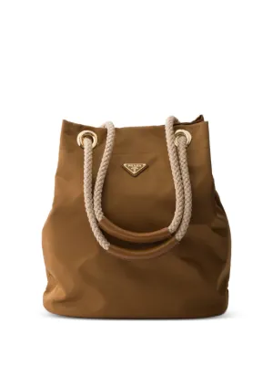 Prada Re-Nylon ドローストリング バケットバッグ | レッド | FARFETCH JP