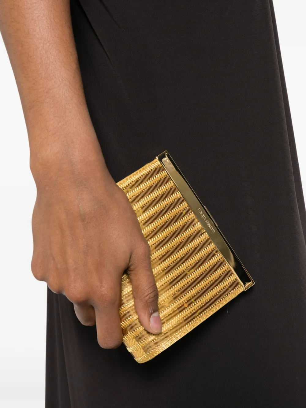 Alberta Ferretti Clutch met metallic-effect en logodetail Goud