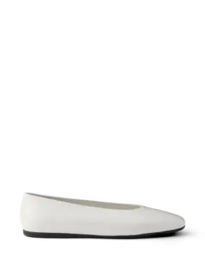 Prada カットアウト フラットシューズ | ホワイト | FARFETCH JP