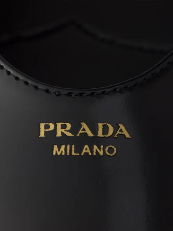 Prada ブラッシュド レザー フラットシューズ | ブラック | FARFETCH JP