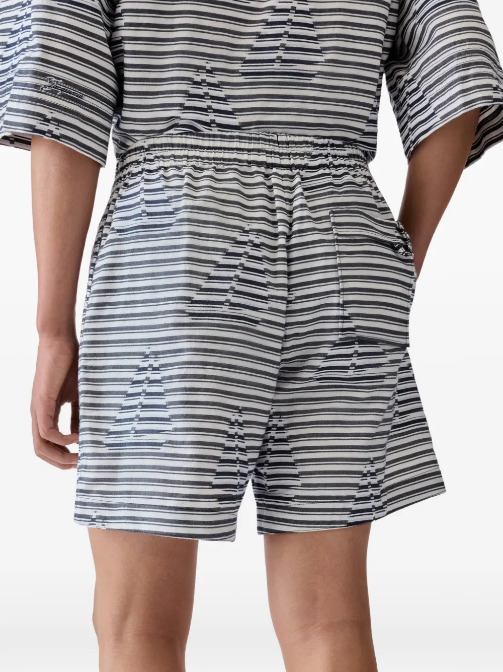 Jacquemus Gestreepte shorts met zeilbootprint Wit