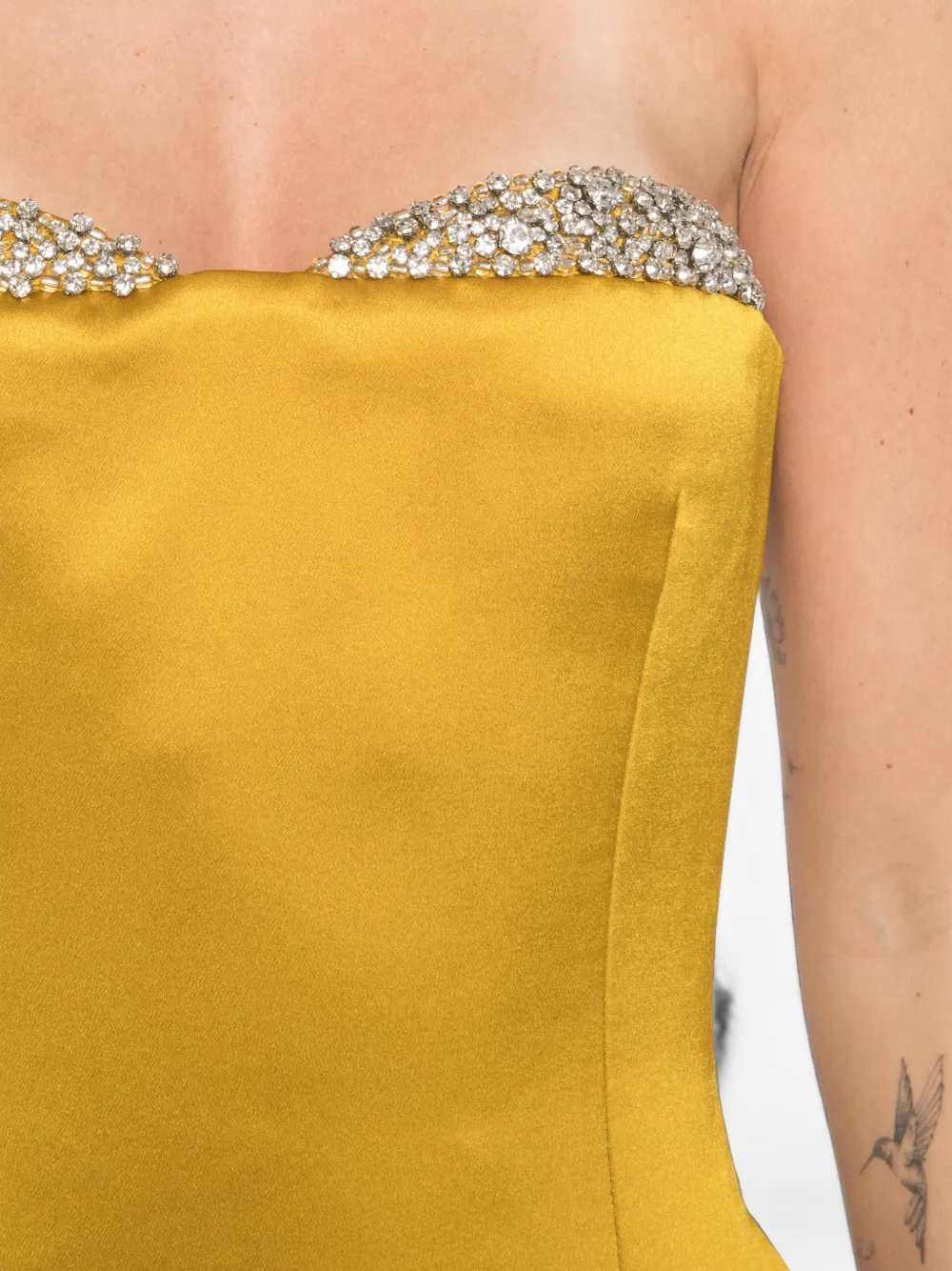 The New Arrivals Ilkyaz Ozel Noelie strapless jurk verfraaid met kristallen Geel