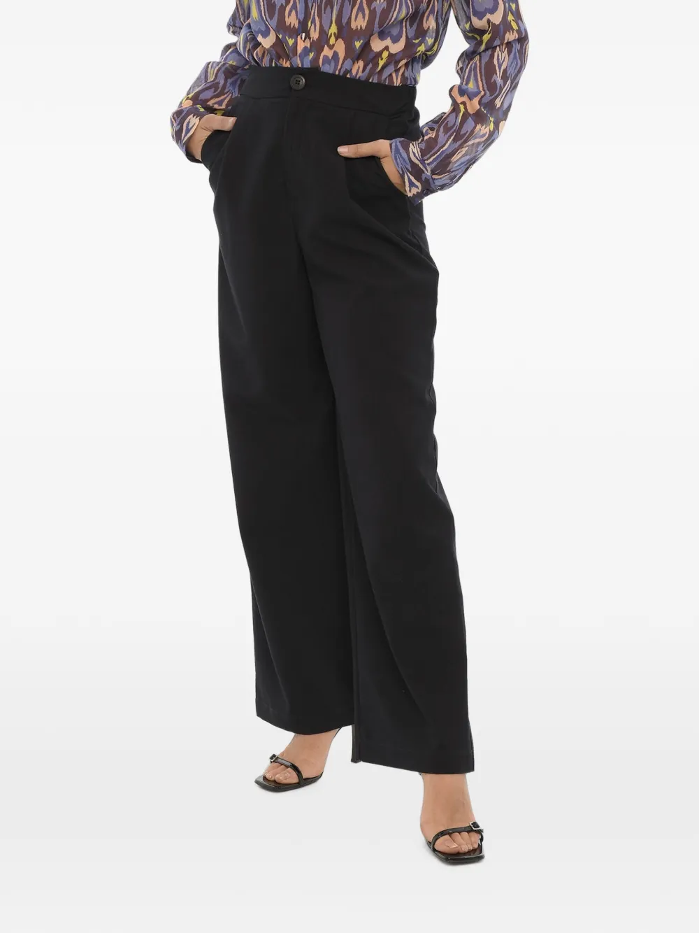 OBLÒ UNIQUE one-pleat wide-leg trousers