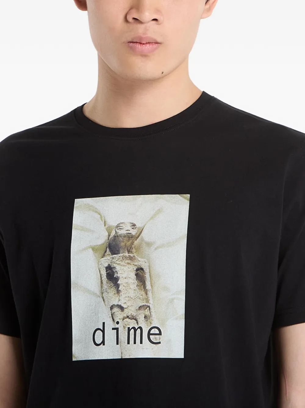 dime Sunday T-shirt Zwart