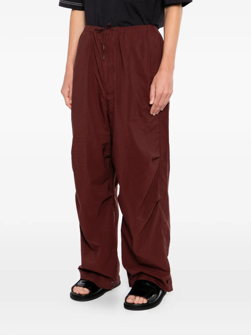 LEMAIRE Porto Parachute broek Bruin