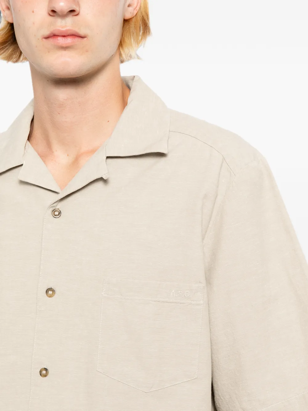 A.P.C. Overhemd met korte mouwen en bowlingkraag Beige
