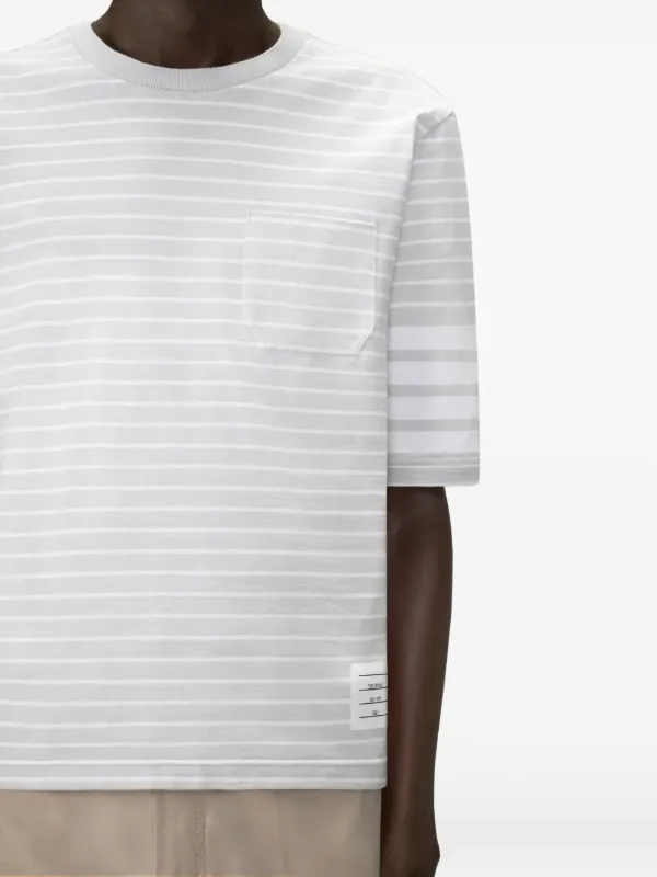 Thom Browne 4BAR ストライプ Tシャツ | グレー | FARFETCH JP