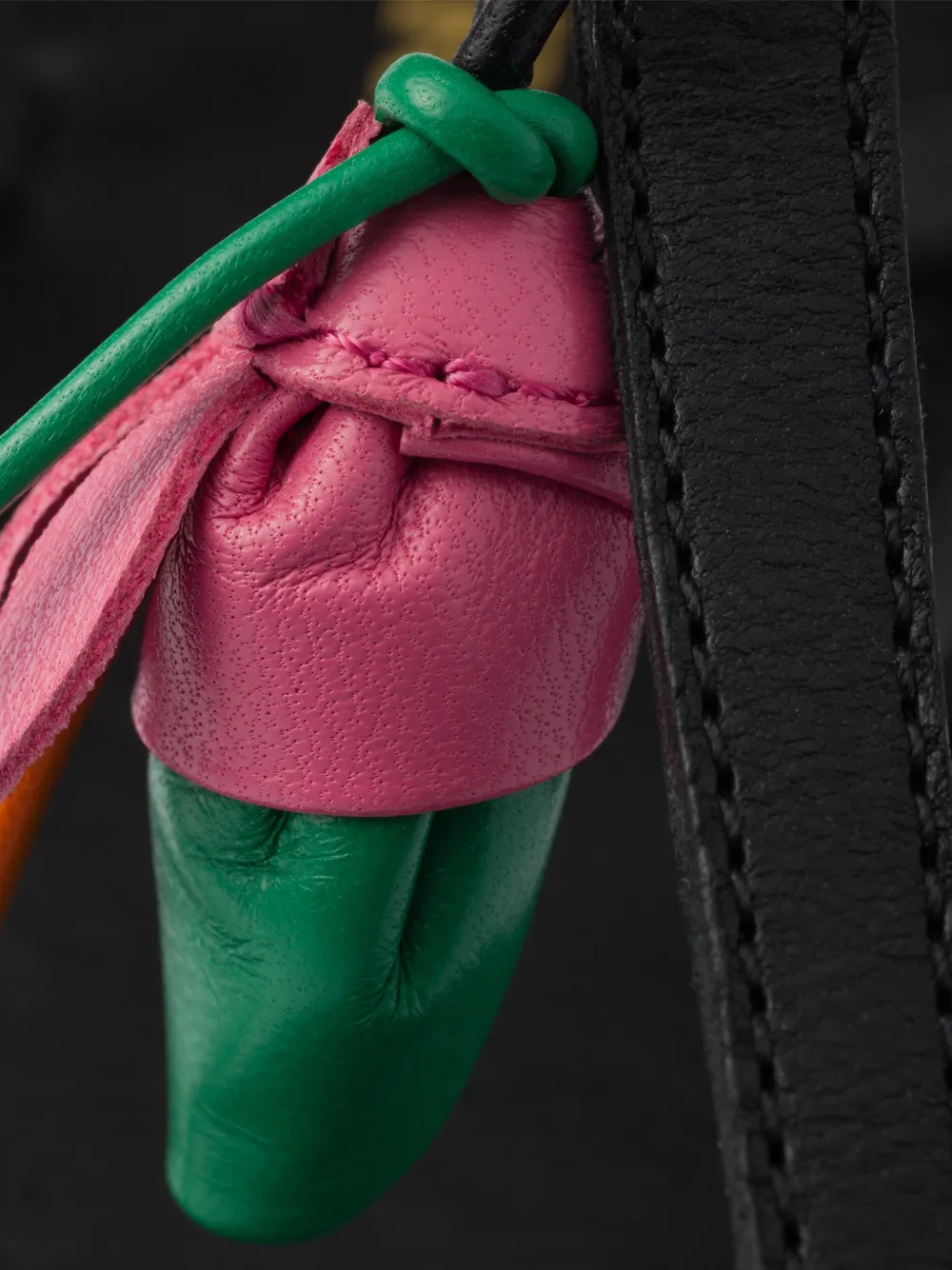 Prada leather flat sandals Zwart