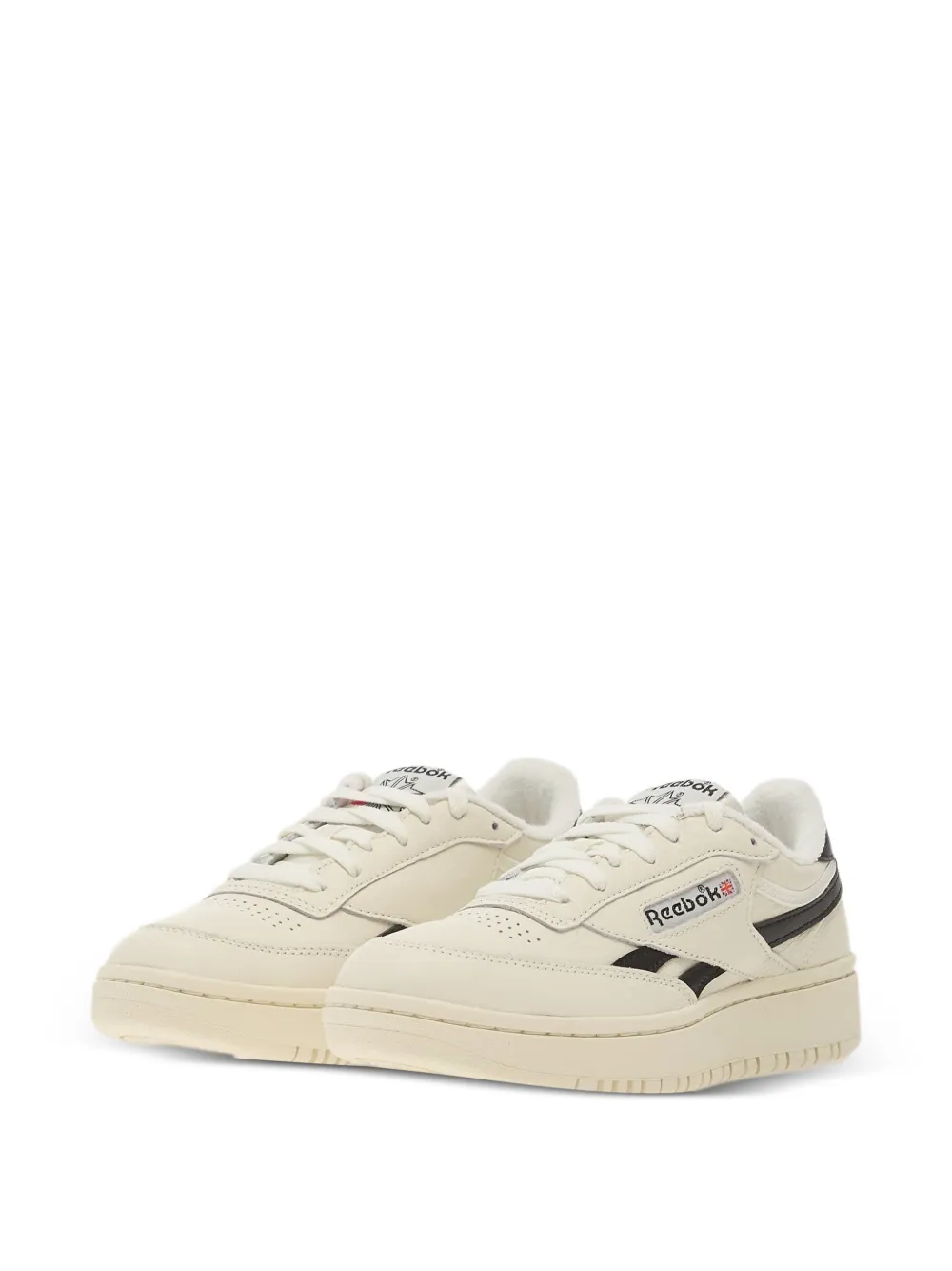 Reebok Club C Double Revenge sneakers met logopatch Beige