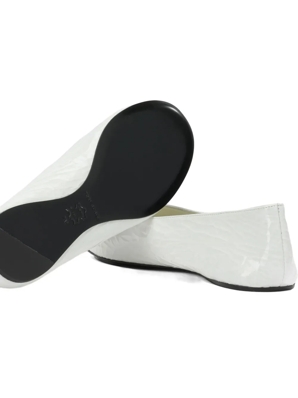 Tory Burch logo-plaque embossed-leather ballet flats Wit