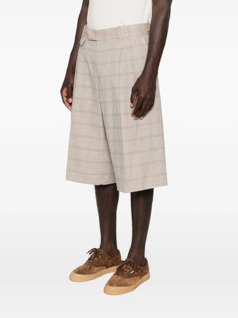 Drôle De Monsieur Shorts met geruit patroon en plooien Beige