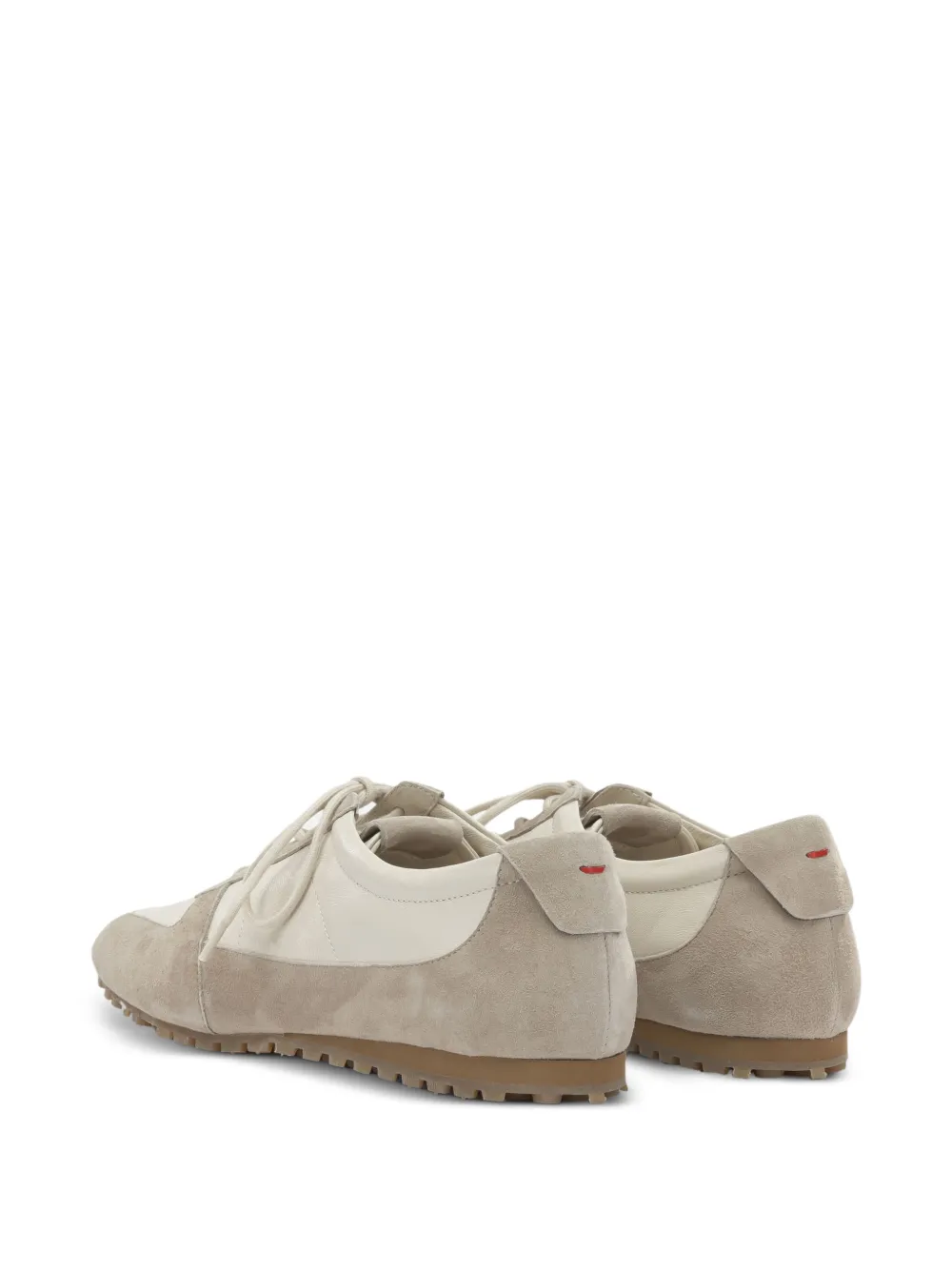 Aeyde Uma suède sneakers met vlakken Beige
