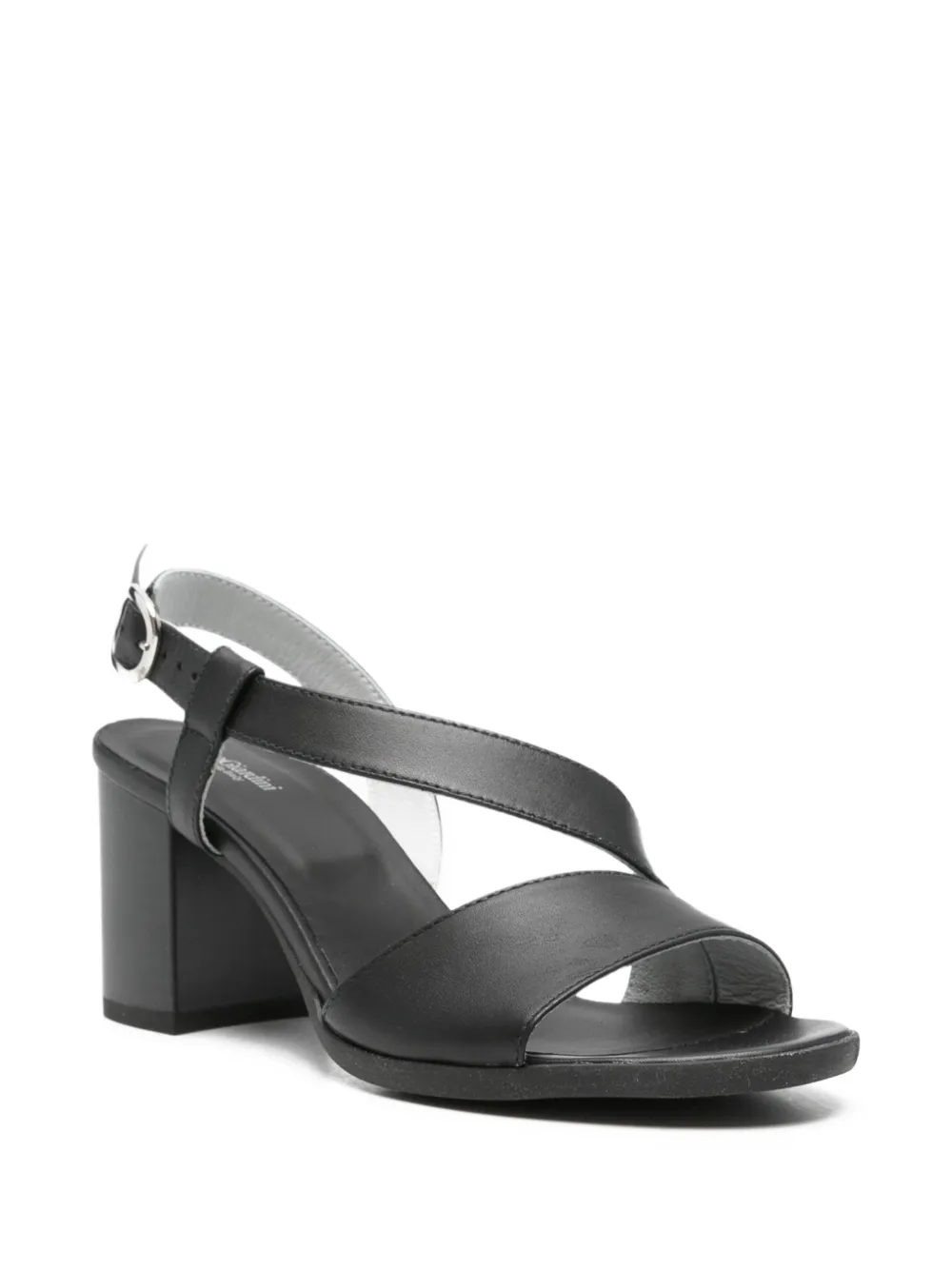 NERO GIARDINI Sandalen met gekruiste bandjes Zwart