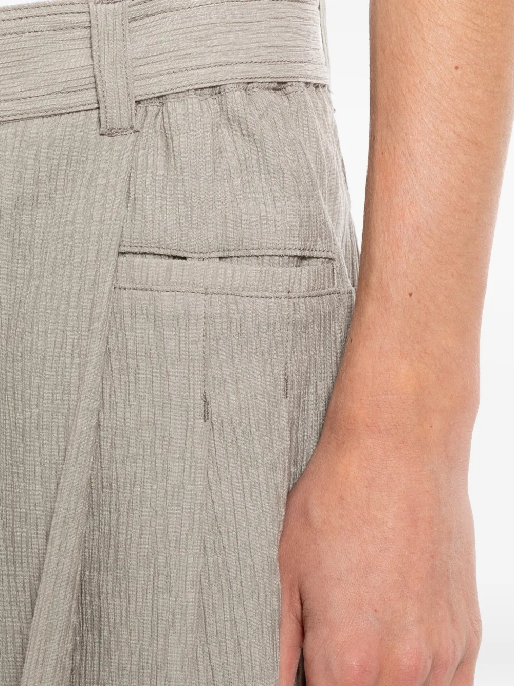 SONGZIO Geplooide shorts Beige