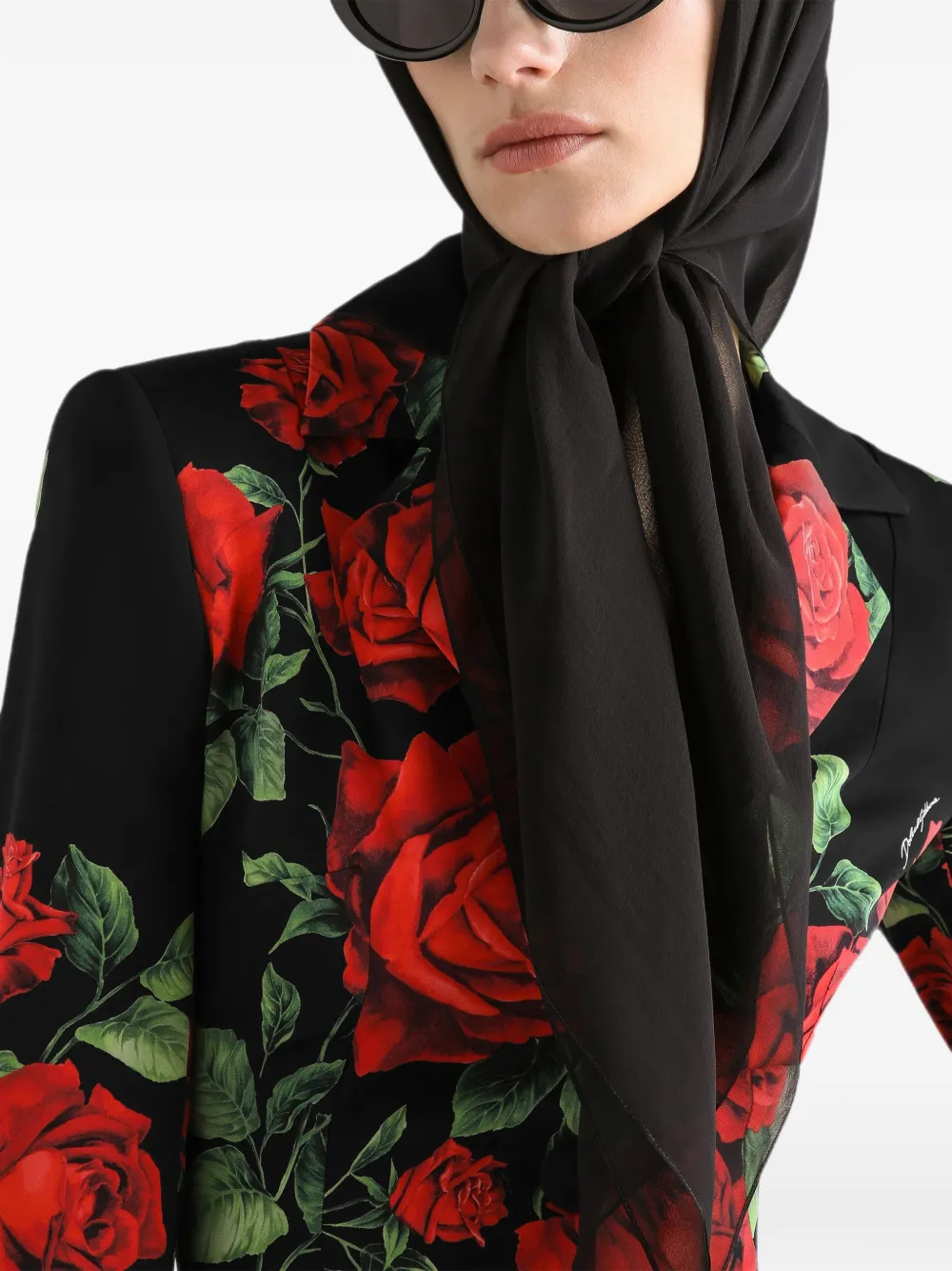 Dolce & Gabbana Charmeuse jack met enkele rij knopen en roosprint Zwart