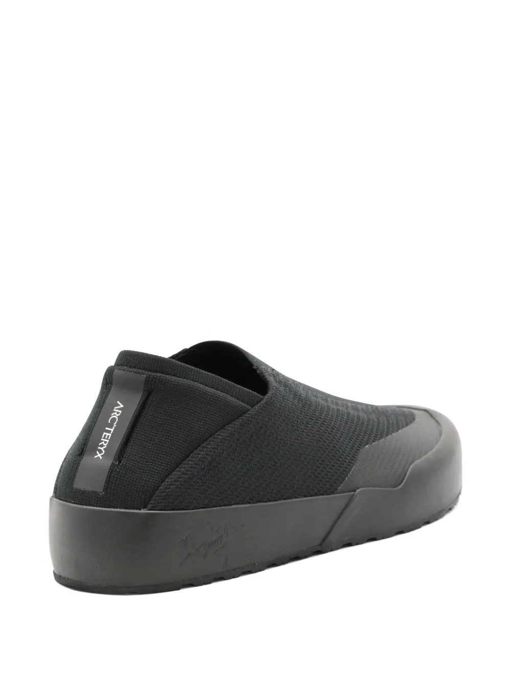Arc'teryx mesh-panelled slip-on sneakers Zwart