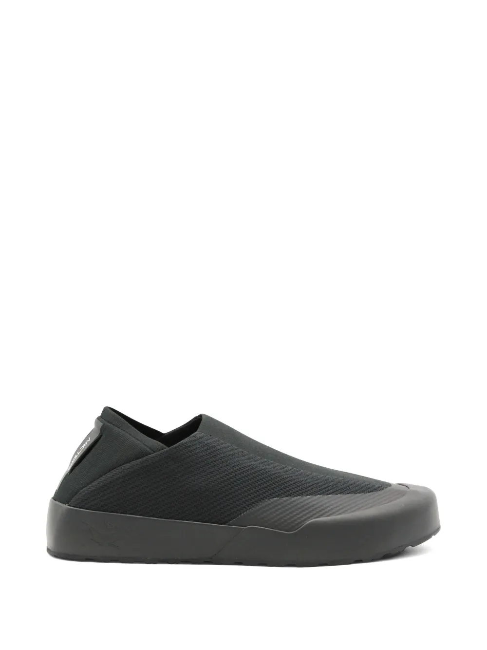 Arc'teryx mesh-panelled slip-on sneakers - Schwarz