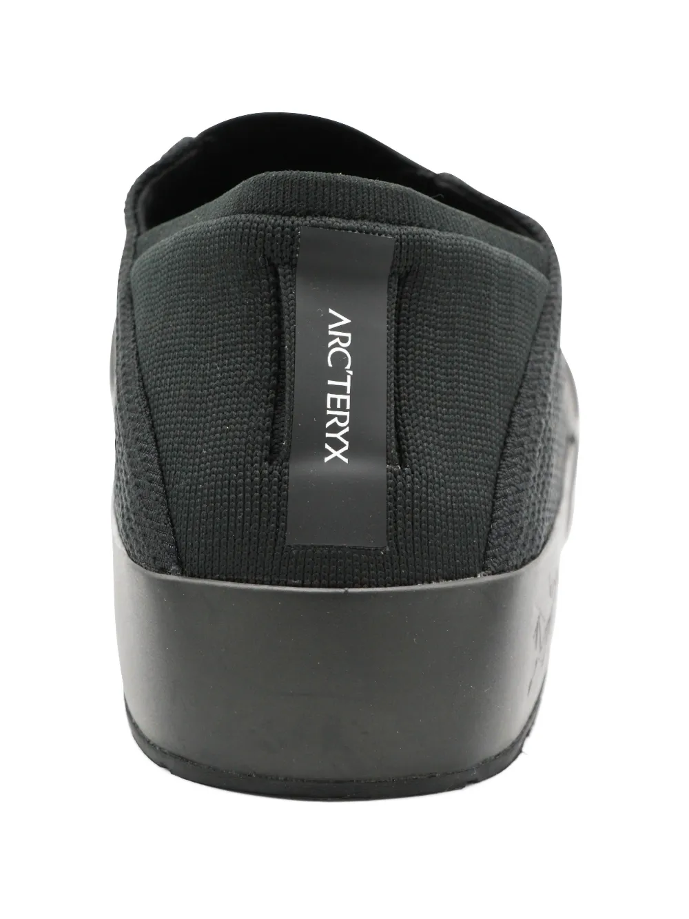 Arc'teryx mesh-panelled slip-on sneakers Zwart