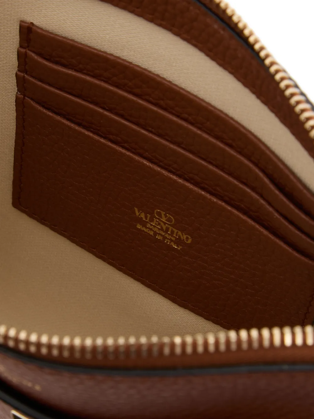 Valentino Garavani Rockstud buidel van korrelig kalfsleer Bruin