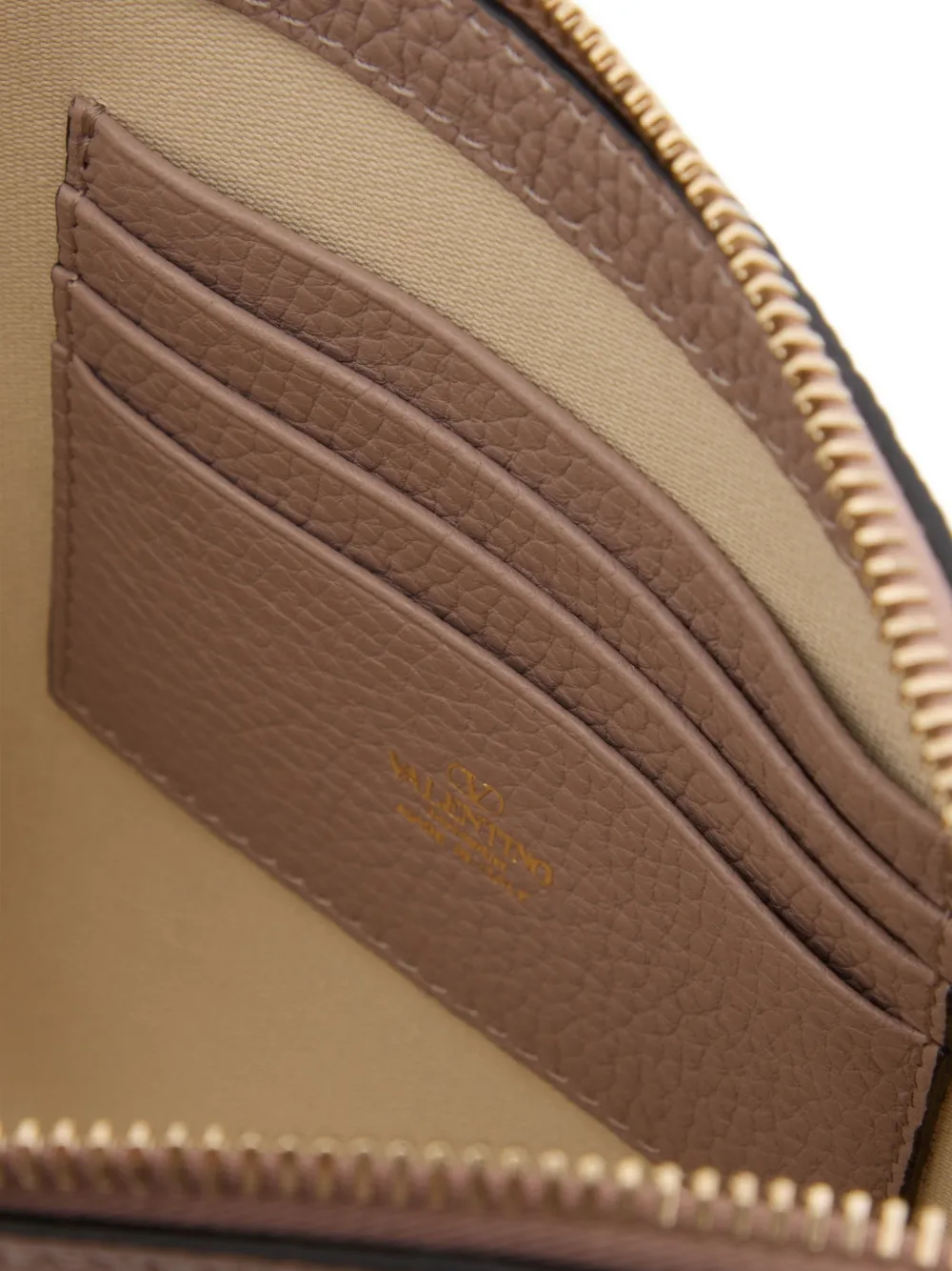 Valentino Garavani Rockstud buidel van korrelig kalfsleer Beige