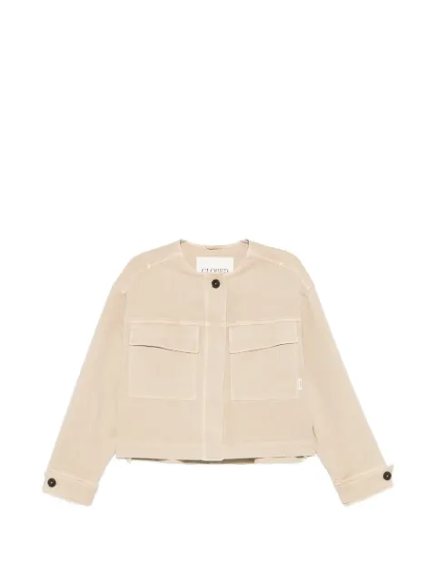 Closed button-up flap-pocket jacket