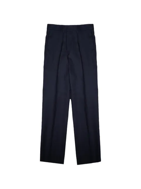 Tagliatore pantalones con pinzas