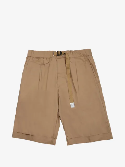 White Sand shorts con pinzas y cinturón